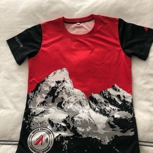 UltrAspire Running Shirt Women's Size Medium